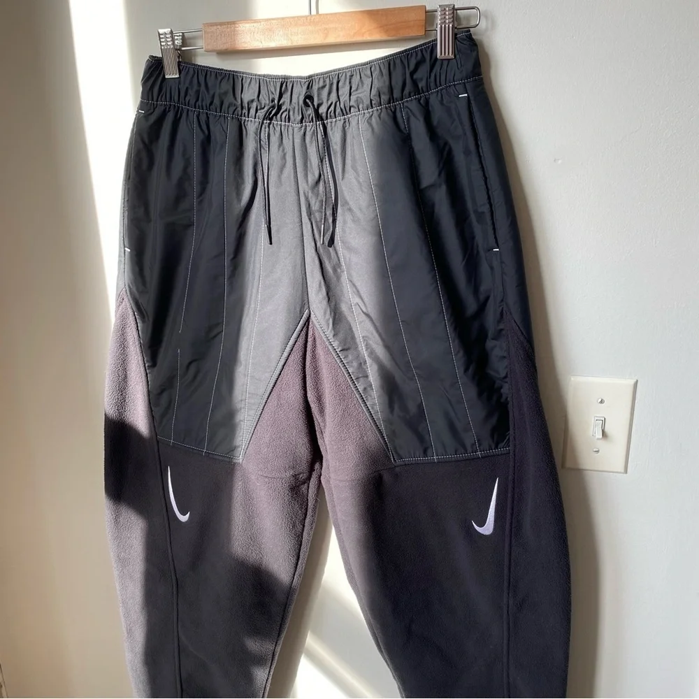 Nike Women’s Pinstripe Black Thermal Joggers – Size Small very warm and soft - Picture 4 of 15